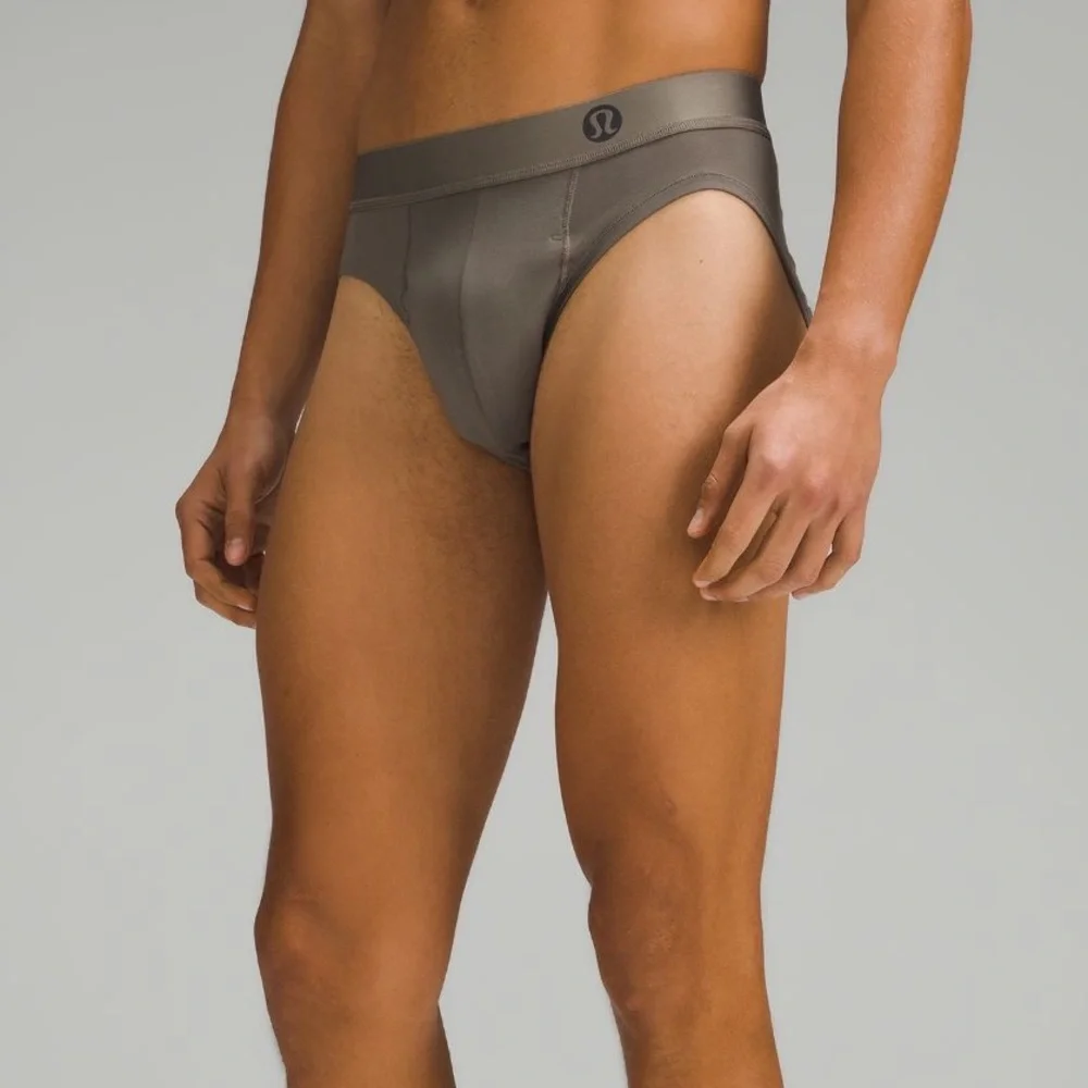SOLD Lululemon Men’s “Always in Motion” Brief with Fly (M)